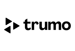 Trumo logo mustalla tekstillä ilman taustaa
